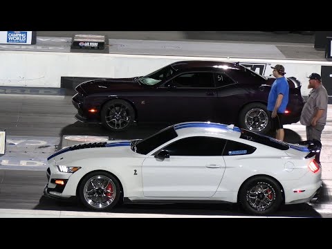 Shelby vs Challenger Scat Pack