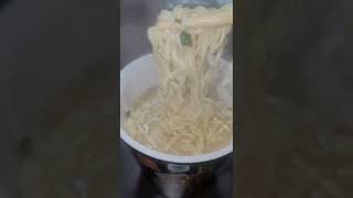 【FamilyMart麺屋極鶏 鶏だく 極濃鶏白湯ラーメン】