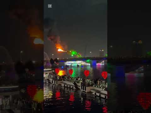 越南火龙  Fire Dragon & Love Lock Bridge, Da Nang