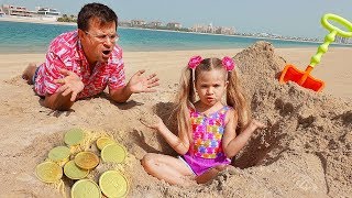 Diana and Roma on the beach! Playing with Sand and other Kids Toys