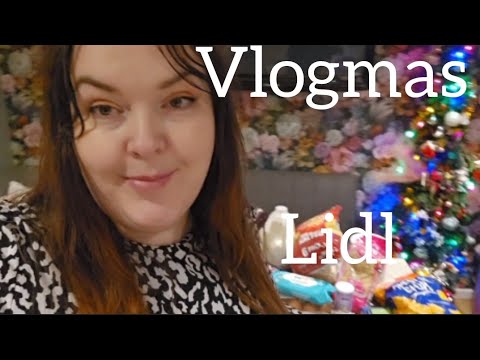 Vlogmas Day One | Lidl & a giant Grinch