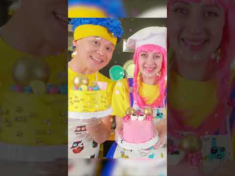 Chicky, Cha-Cha, Lya-Lya, and Boom-Boom Decorate Cakes! | D Billions VLOG English #shorts #forkids