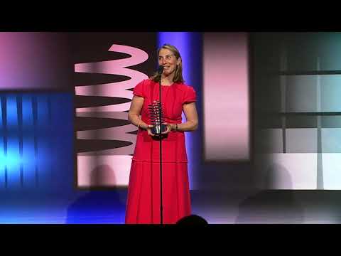 Zibby Owens accepts her 28th Annual Webby Award #Webbys