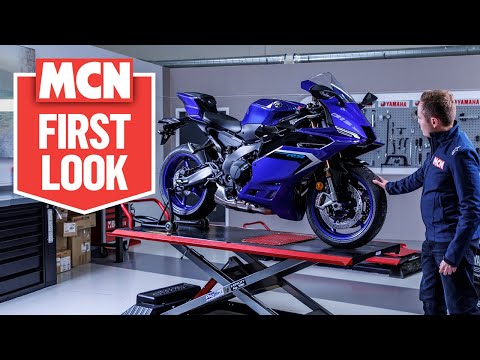 Exclusive access 🚨 Yamaha R9 sportsbike walkaround and engine start up | MCN First Look