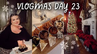 EATING AT AMERICA’S OLDEST RESTAURANT + NEWPORT CHRISTMAS MANSION TOUR | VLOGMAS DAY 23