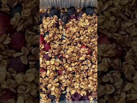 Diabetic Berry Crisp is sooo simple & delish! #shorts #diabetes #healthyfood