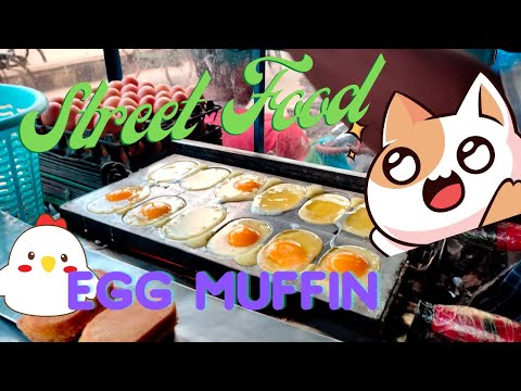 This man sells egg muffins from his bicycle - Street Food