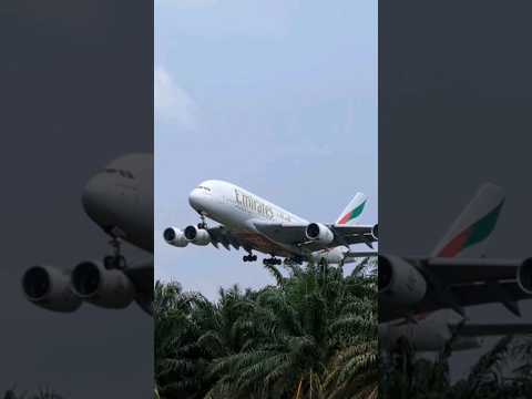 EMIRATES A380-861 APPROACHING 32L KUL/WMKK