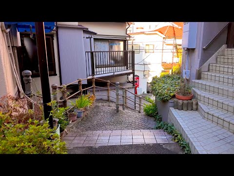 Nostalgic Japanese back alleys. Stroll through Kagurazaka, a downtown area of ​​Shinjuku, Tokyo.