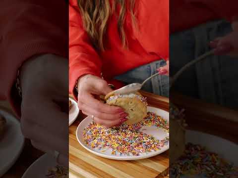 ICE CREAM COOKIE SANDWICHES with rainbow sprinkles! 🍪🌈