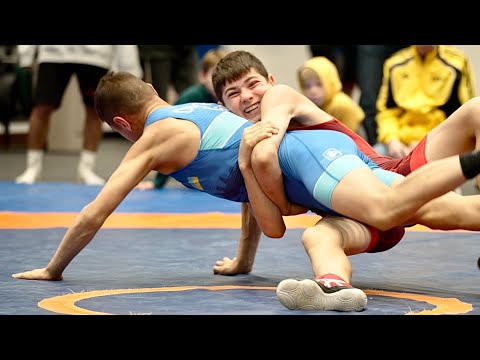 U15 Kyrylo Shcerbyna (UKR) vs Tymur Dryha (UKR) 52kg. Greco-roman boys youth wrestling. B-cam-man