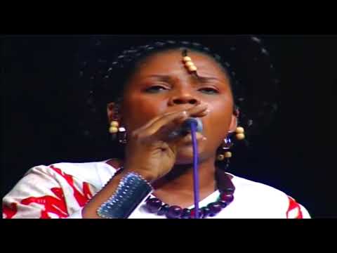 MASIYA KUMAMA / MERCI L'ETERNEL / MANIFESTE TA GLOIRE (LIVE) - MIMI MAVATIKU