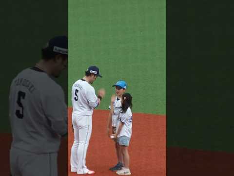 ハイタッチ要望に応える外崎 #プロ野球 #ライオンズ #外崎修汰 #ショート動画