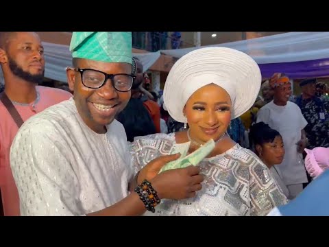 AFEEZ OWO AND MIDE MARTINS LOVELY DANCE AT HIS FATHER’S BURIAL CEREMONY