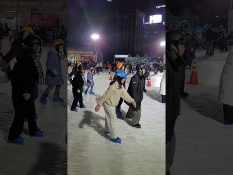 방학 맞은 스케이트장은 북적북적 Crowded Vacation Seoul Skating Rink