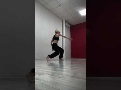 LAY- Lit dance #dance #music #choreo #dancer #choreography #zhangyixing #live #dailyvlog #dailydance