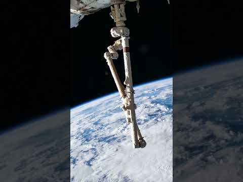 Canadarm2 - Cosmic dance #shorts