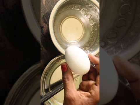 అసలు egg లో ఏముందొ చూసేద్దామా? #viralvideo #trend #trending #viral #comedy #ytshorts #funny #egg