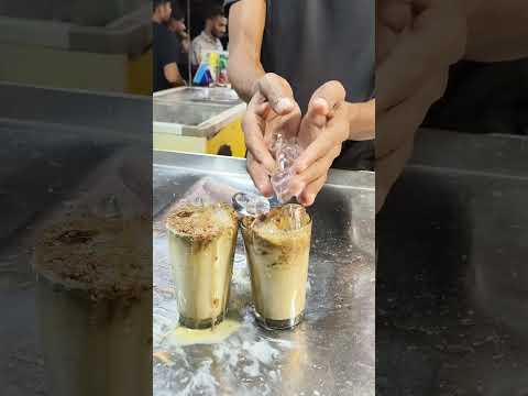 kulukki sharbat street drink #streetfood #sharbat #foodie #strawberry #strawberries #icecream