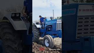 FORD 9000 Tractor Plowing #bigtractorpower #ford #tractor #newholland