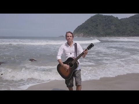 "Na Praia"  |  Felipe Machado