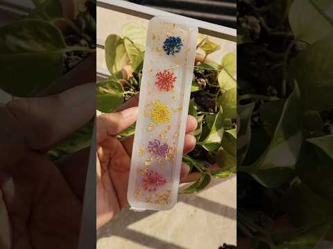 Resin Bookmark 🌸 #youtubeshorts #yoursuchana #diybookmark #resinbookmark #shortvideo #resinarts