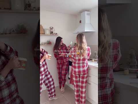 Christmas PJs with the girls 🎄 girly morning Christmas pancakes