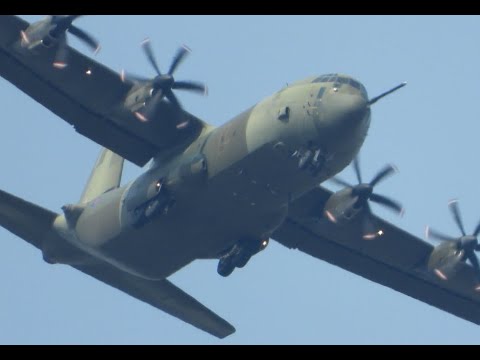 RARE Royal Air Force Lockheed C-130J Hercules C.4 ZH870 landing at Moffett Field (ALBRT01)