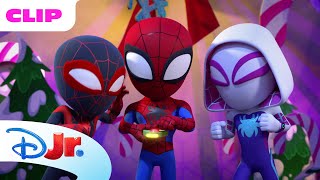 Saving the Holidays 🎄 | Spidey and His Amazing Friends 🕸️ | Disney Jr. MENA