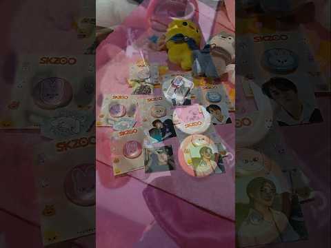 [Unboxing] StrayKids unofficial SKZOO pin badges ♥️