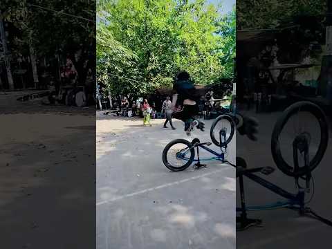 skating lover #1000subscriber @anahita5 #skater #skating #trending #shorts #youtubeshorts #fyp #1k