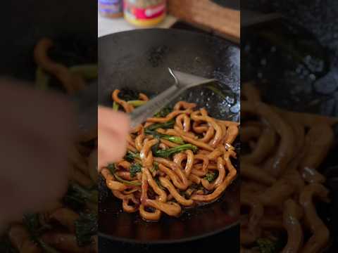 #cooking #noodlemaking #food #streetfoodaroundtheworld #homemadenoodles #dailyvlog #noodlemaker