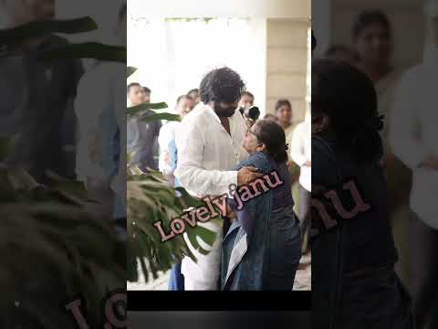 PAWAN KALYAN WITH ANJALI AMMA