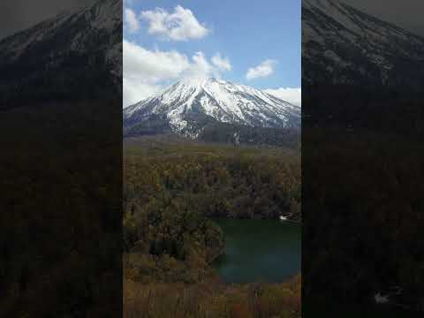 羊蹄山と半月湖