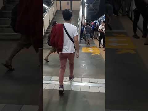 PAANO MAG COMMUTE FROM QUEZON AVE TO SHAW BLVD STATION MRT RIDE