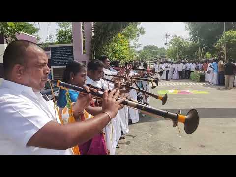 யார் பெருசுன்னு அடிச்சு காட்டுங்க" போட்டி போட்டு இசை