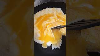 #trending #egg #eggomellete #food #satisfying #trendingshorts #shorts #shortvideos