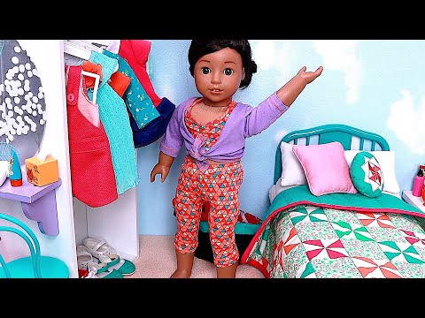 PLAY DOLLS morning routine in new bedroom!