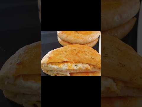 Cheesy garlic naan recipe | cheesy aan#garlicbread#naan#naanroti#shorts#shortfeeds#viral#food#bread#