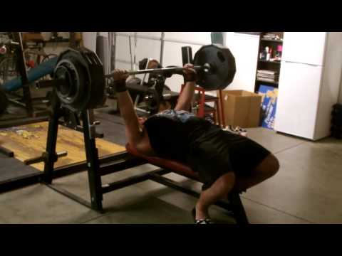 Lexington Plummer - 385 lb Raw Bench x 5 (21 y/o)