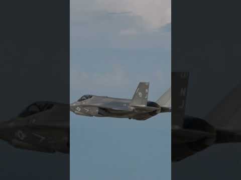 US Navy F-35C Takeoff - EAA AirVenture 2023