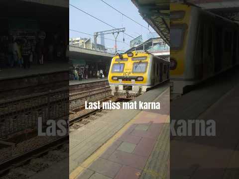 Jalna mujhe aata hai #love#localtrain #mumbai #trending #viralvideo #shorts #viralshorts #lovestatus