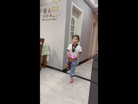 你们看到是谁偷吃了吗#人类幼崽成长记 #vlog日常 #家庭 #抖音商城 #品牌馆