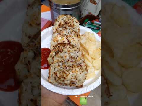 When there is | so cheesy Garlic Bread | then it's hard to ignore it |👌 🤤 Street Delhi Style| #Short