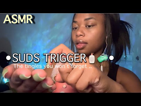 ASMR🎙️| DOING MY TRIGGER!🧴🧼🫧 ! (The tingliest trigger ever!😍)