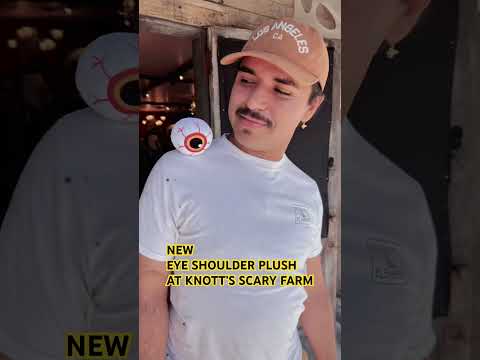 How cute are these new eyeball plush??? #halloween #knotts #knottsscaryfarm #knottsberryfarm #spooky