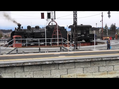 【4K】東武下今市駅で蒸気機関車とディーゼル機関車をターンテーブルで動かすシーンを撮影した