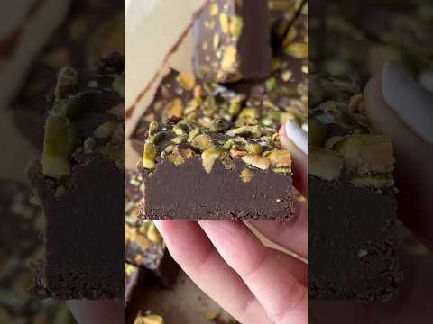 the easiest healthy dessert you will ever make - vegan pistachio fudge #easyrecipe #healthyfood