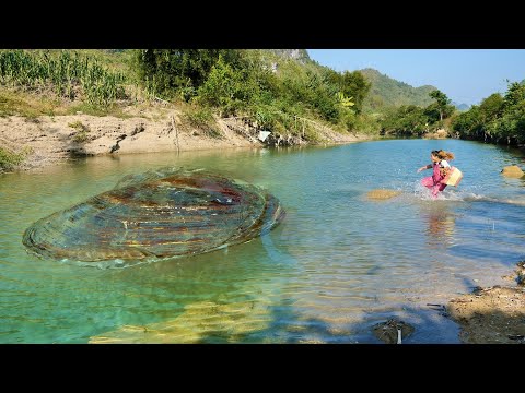 Smart clams lure girls into the water, and such dazzling pearls are truly enchanting