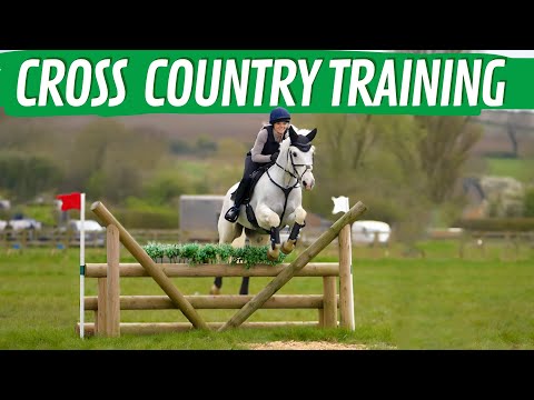 FIRST EVER CROSS COUNTRY TRAINING WITH MY NEW HORSE | AD